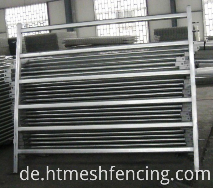 Schaf- und Ziegenstifte/ verzinkt rund/ oval 6 bar mit vertikalen Quadratrohrplatten 3 Meter (l) x 1,02 Meter (h)